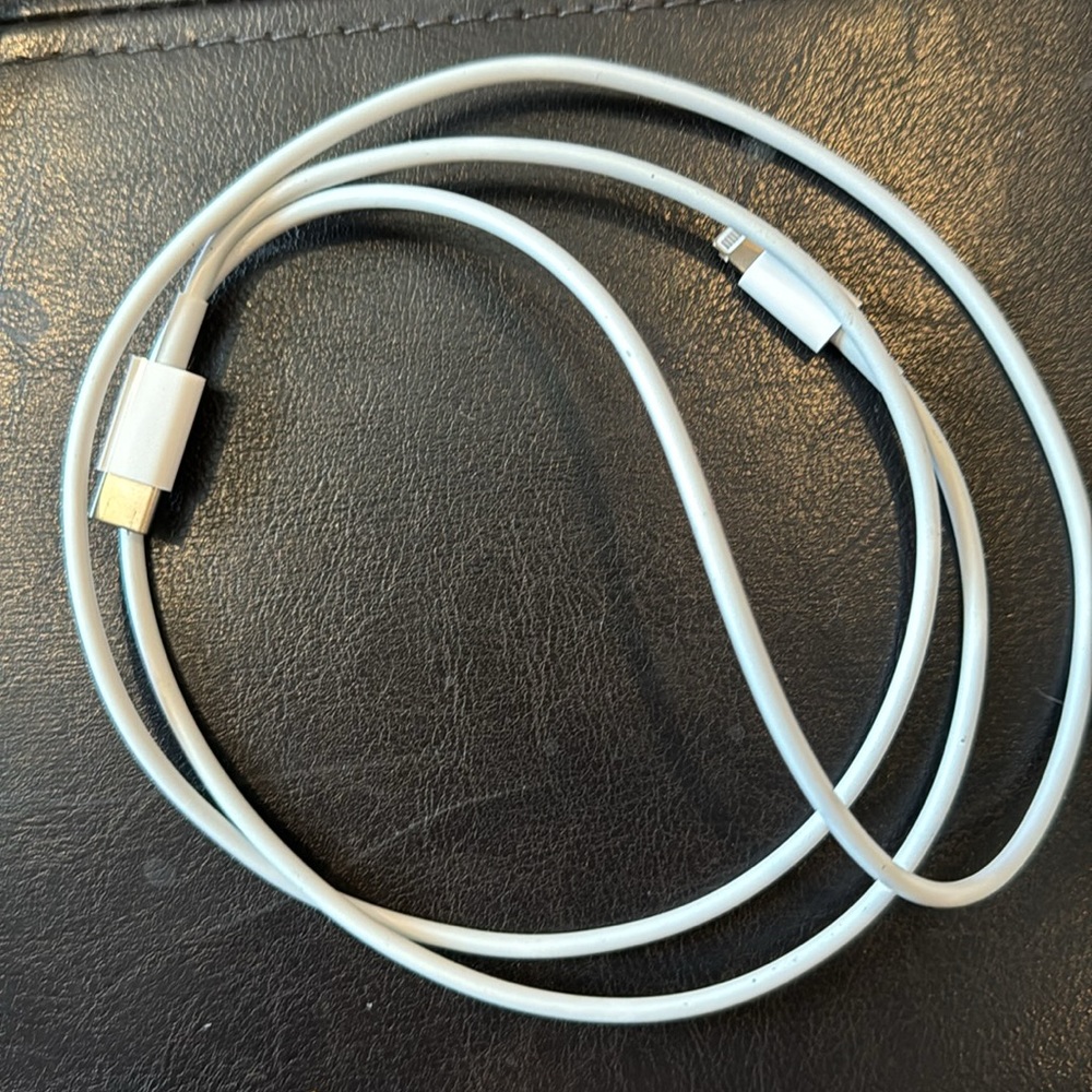 Random IPhone cords - Picture 5 of 5